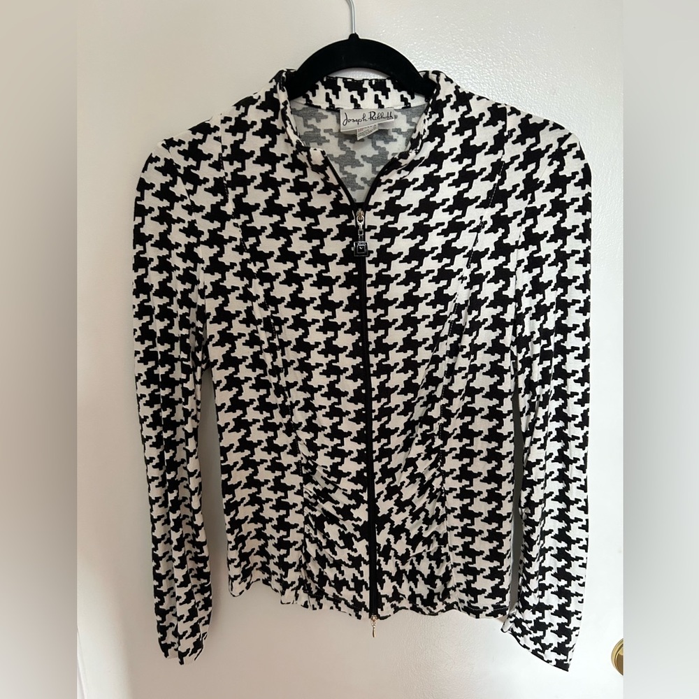 Joseph Ribcoff casual royched zip up .